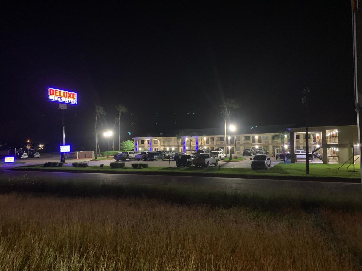 Deluxe And Raymondville