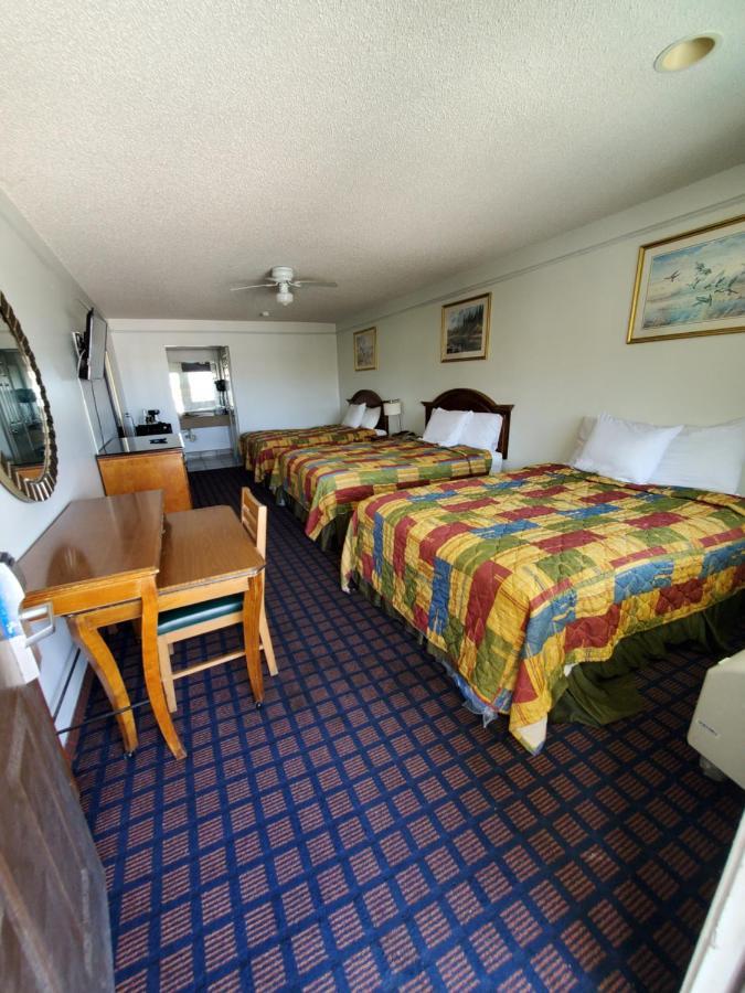 Motel Deluxe And 2*