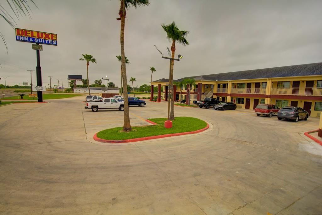 Deluxe And 2* Raymondville