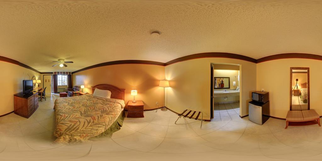 Motel Deluxe And 2*