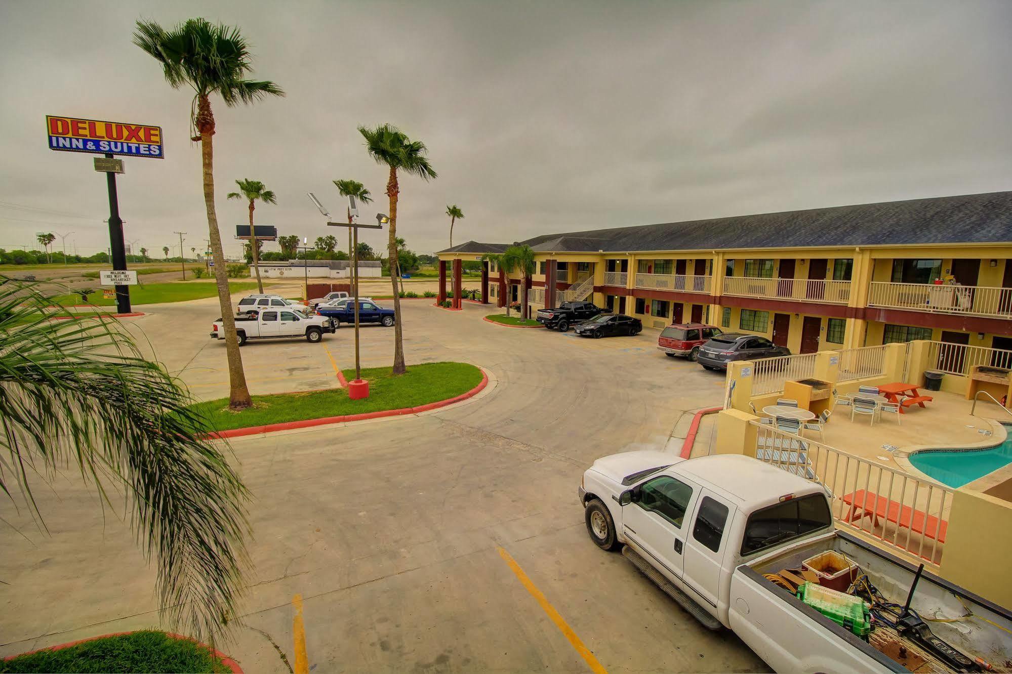 Deluxe And Raymondville