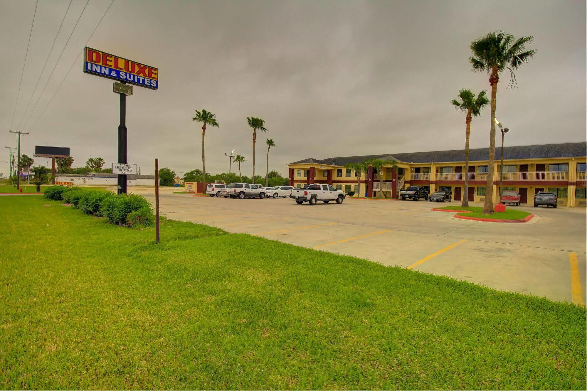 Deluxe And Raymondville